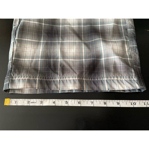 PUMA GOLF Dry Cell Gray/Blue Plaid Bermuda Shorts sz 32 - Picture 15 of 15